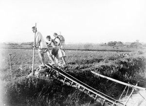 Pompa a spina di drago, Cina, c.1870-80 da European Photographer